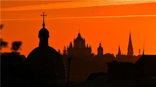 Lwiw ist nur etwa 50 Kilometer Luftlinie von der polnischen Grenze entfernt.