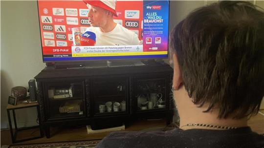M. hat keine großen Ansprüche mehr. Sportsendungen sind seine große Leidenschaft, damit vertreibt er sich den Tag.