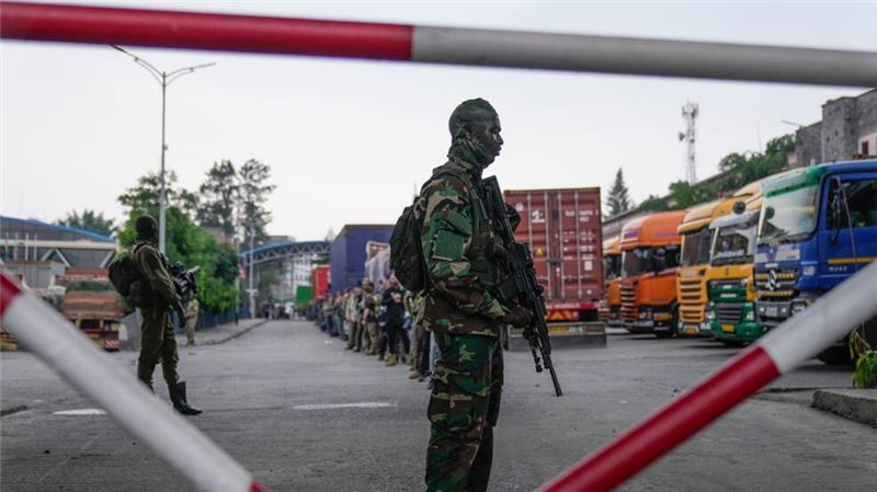 Vereinzelter Widerstand in Goma hält an - Kliniken überfüllt M23-Rebellen lassen rumänische Söldner aus dem Kongo nach Gisenyi im Ruanda ziehen.