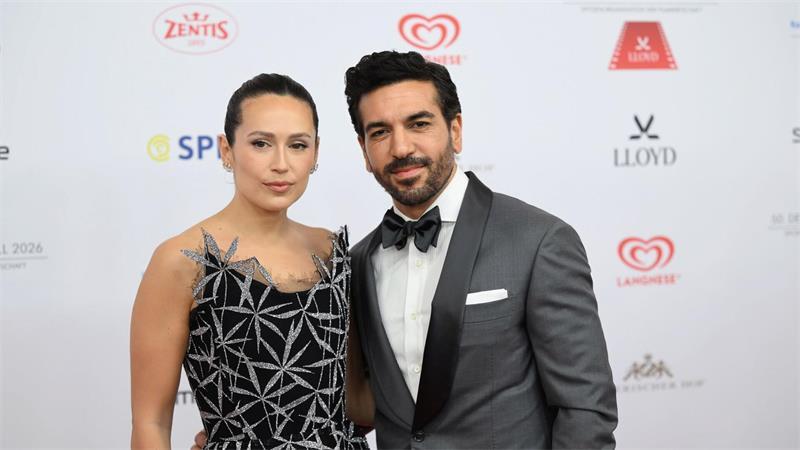 Elyas M’Barek gibt Trennung von seiner Frau bekannt M’Barek und seine Frau Jessica Anfang des Jahres beim Deutschen Filmball. (Archivbild)