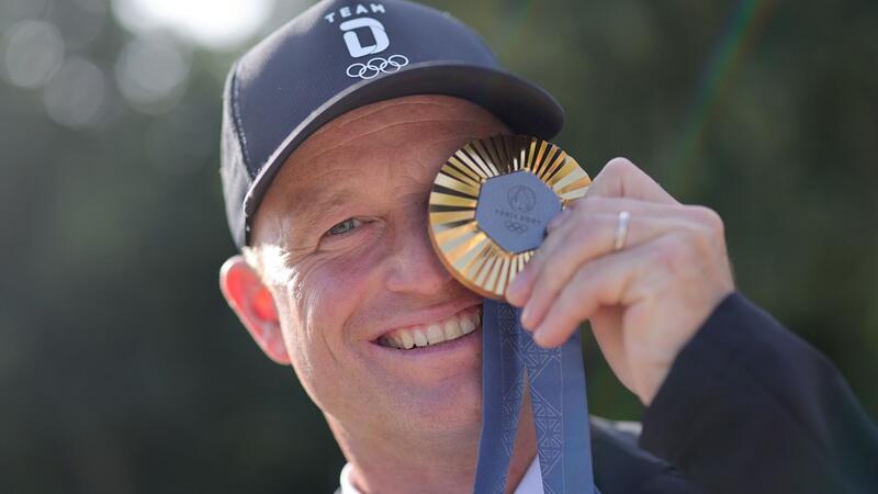 MIchael Jung feiert sein viertes Olympia-Gold - und will noch mehr.