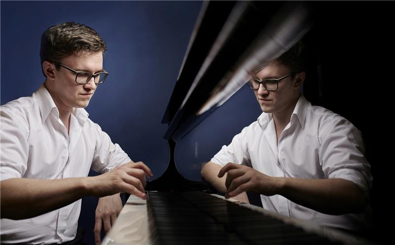 Machte 2014 mit dem Gewinn des Deutschen Musikwettbewerbs auf sich aufmerksam: Pianist Frank Dupree ist Solist des Abends. Foto Sebastian Heck
