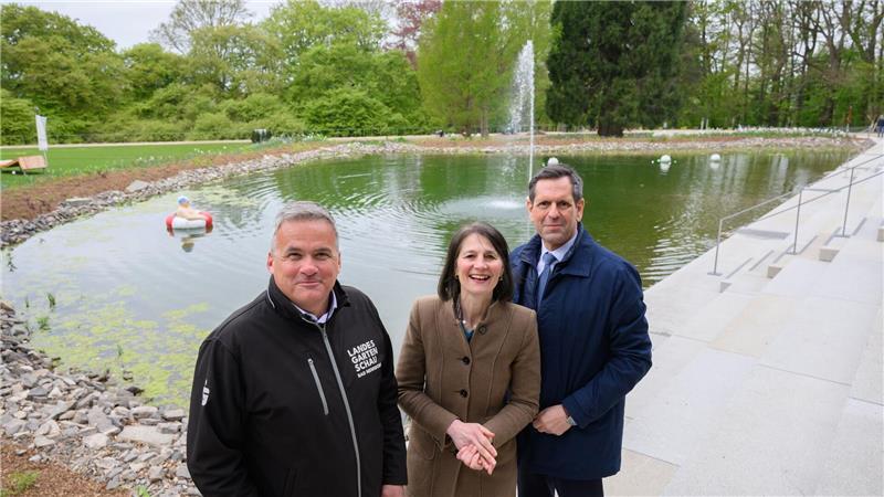 Machten sich ein Bild der Vorbereitungen: Ministerpräsident Olaf Lies (rechts) mit Agrarministerin Miriam Staudte und Stadtdirektor Mike Schmidt.