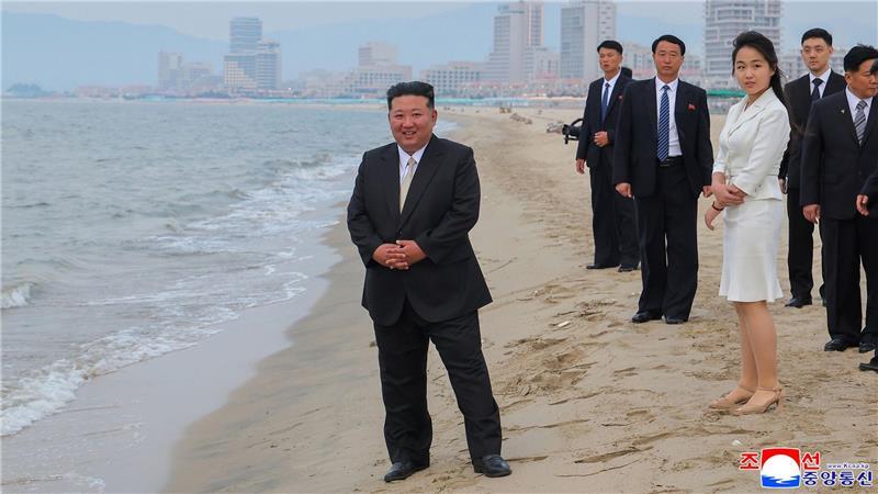 Kim Jong Un weiht Tourismusresort ein Machthaber Kim Jong Un weiht eine neue Touristenanlage an der nordkoreanischen Ostküste ein.