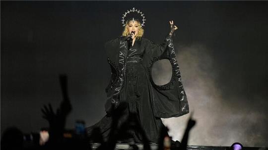 Madonna Anfang Mai auf „The Celebration Tour“ am Strand der Copacabana.