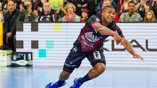 Mads Mensah und die SG Flensburg-Handewitt führen ihre Vorrundengruppe in der European League mit 6:0 Punkten an.