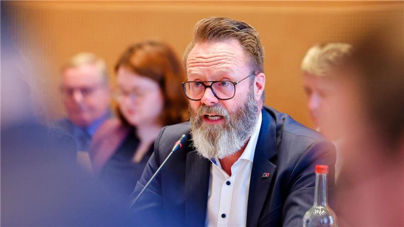 Streit um Umgang mit Northvolt-Akten Madsen spricht auch über die Euphorie im Land im Zusammenhang mit den Ansiedlungsplänen.
