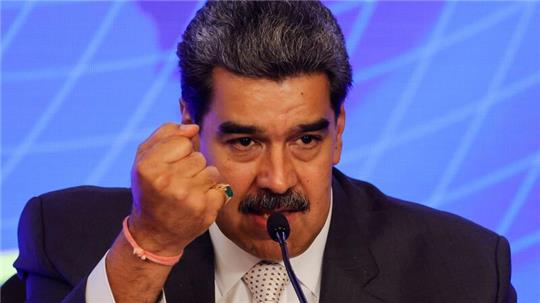 Maduro geht hart gegen Regierungsgegner vor und hat mehreren führenden Oppositionellen die politische Betätigung untersagen lassen.