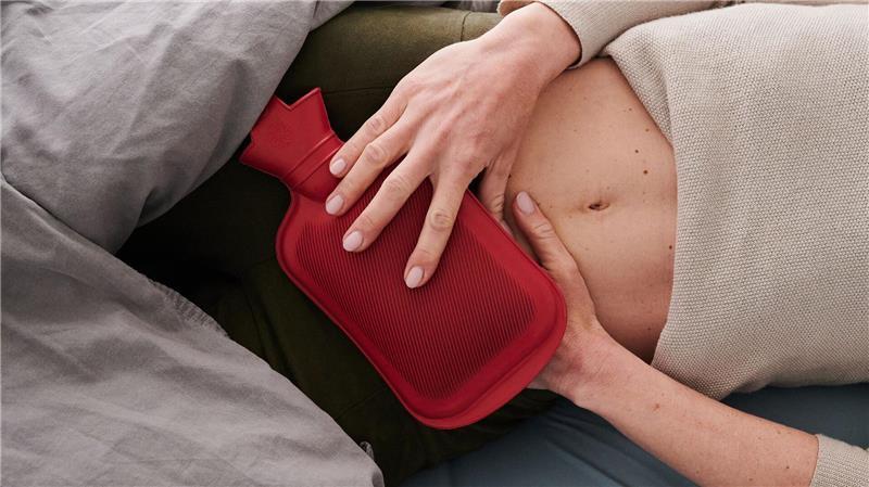 Männer müssen verstehen, dass Menstruationsbeschwerden eine starke Einschränkung sein können, sagt Minister Philippi. (Symbolbild)