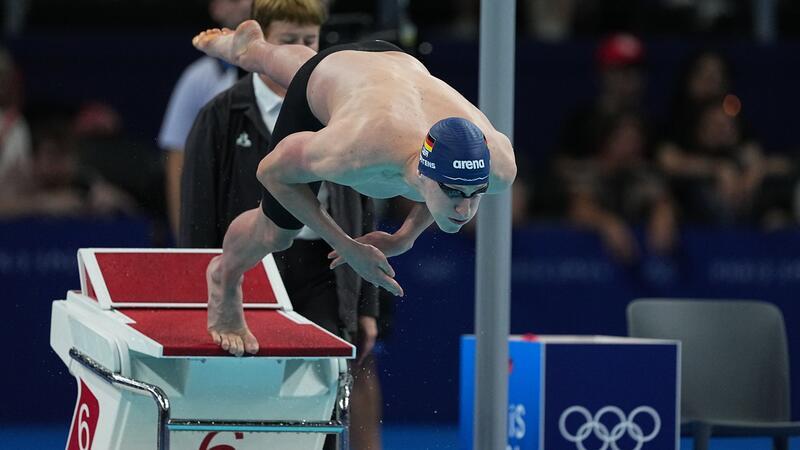 Märtens schwimmt auf Platz fünf: „Es tat einfach alles weh“ Märtens führte das Rennen lange an.