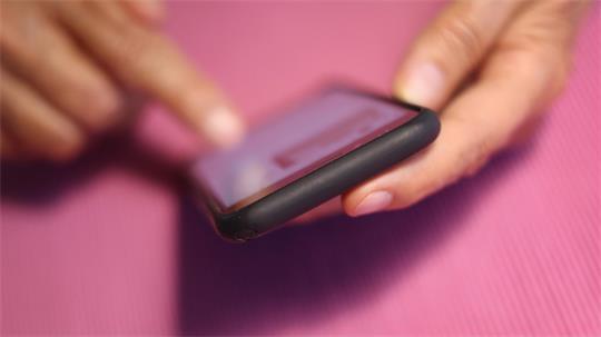 Mäusegift im Restaurant - und der Hund hat etwas davon gefressen? Das darf man auf Social Media als massives Sicherheits- und Hygieneversagen des Restaurants bezeichnen, hat das Oberlandesgericht Frankfurt am Main entschieden.