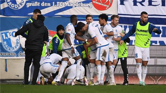 Magdeburg jubelt - der FC St. Pauli hingegen verliert erstmals in dieser Saison ein Ligaspiel.