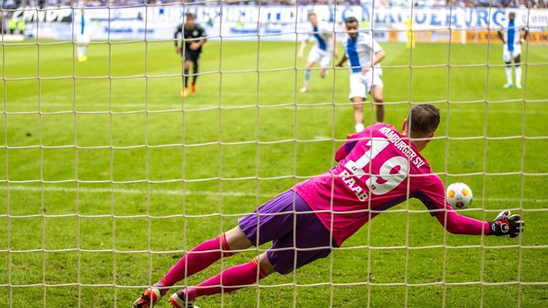Hamburger SV rettet in Magdeburg spätes Remis Magdeburgs Mohammed El Hankouri war gegen den HSV gleich zweimal per Elfmeter erfolgreich.