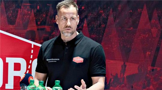 Maik Machulla aus Deutschland spricht als neuer Cheftrainer von Aalborg Handball.