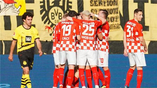 Mainz 05 feierte einen wichtigen Sieg im Abstiegskampf und besiegte schwache Dortmunder klar.