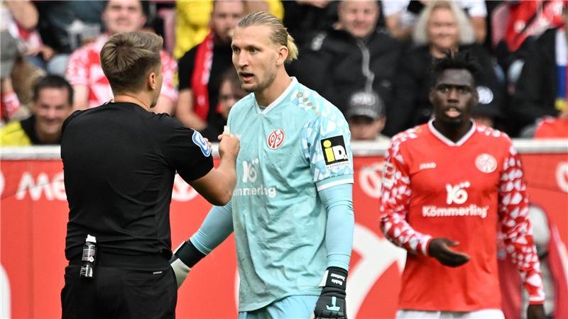 Zwei Spiele Sperre für Mainzer Torhüter Zentner Mainz-Torhüter Robin Zentner muss gegen Mainz mit Rot vom Feld. (Archivfoto)