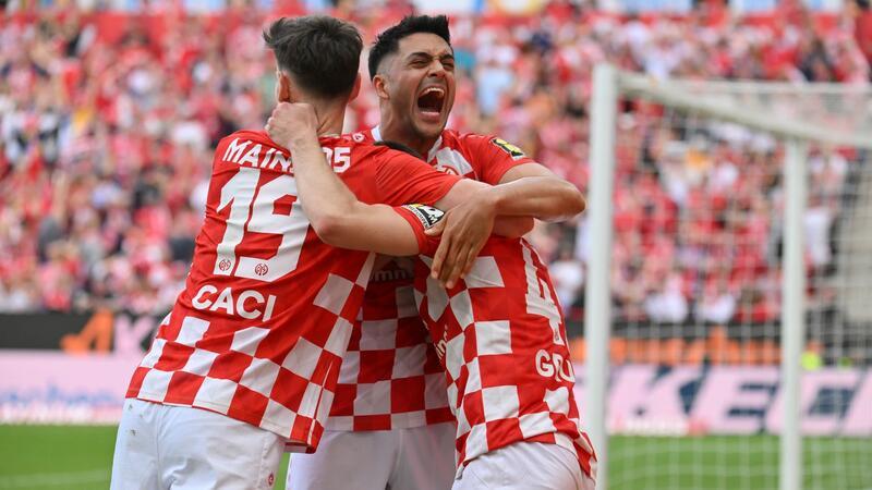 Mainz schießt Darmstadt Richtung 2. Liga Mainz feiert im Kampf um den Abstieg einen wichtigen Heimsieg gegen Darmstadt.