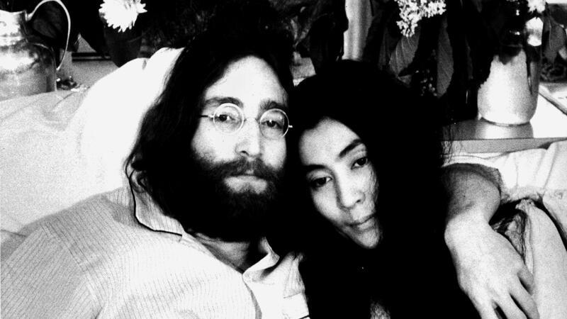 Yoko Ono bekommt große Ausstellung in London „Make love, not war“: Yoko Ono und John Lennon.