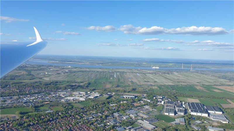 Mal wieder gute Bedingungen für die Stader Segelflieger. Hier eine Rückkehr nach Stade mit Blick auf die Elbe.