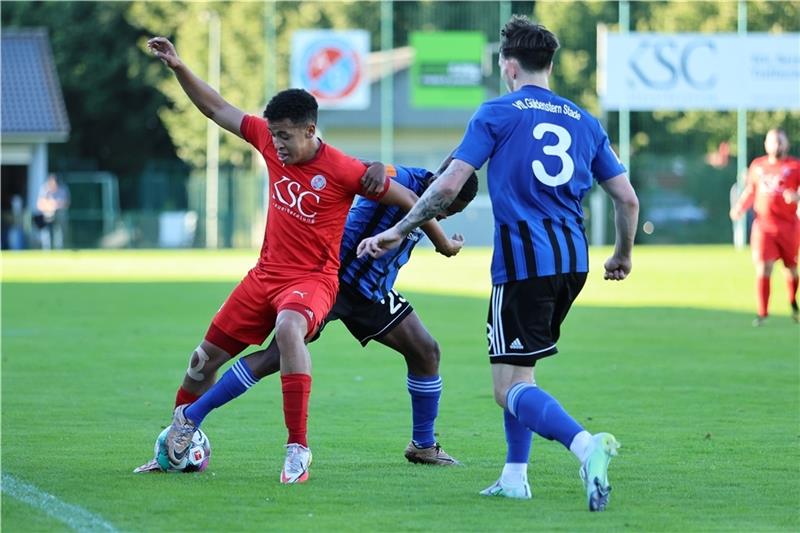 Malcolm Brunkhorst hat das Ahlerstedter Spiel auf der linken Seite belebt , einen Treffer vorbereitet und einen selbst erzielt. Foto: Struwe