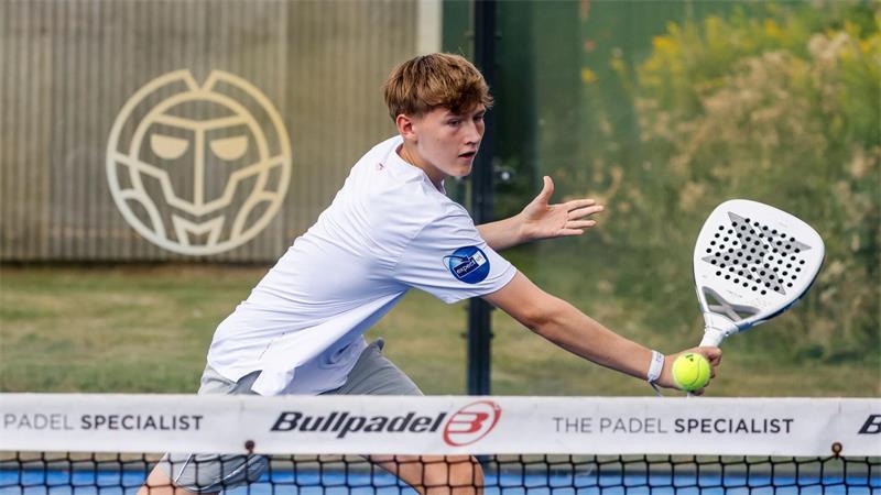 Padel als Magnet – und wieso ein Talent nach Mallorca zieht Mallorca statt Barrien in der Nähe von Bremen: Jonas Trümpler zieht um, um als Padel-Spieler besser zu werden.