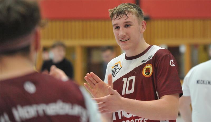 Horneburger Ausnahmetalent reist mit deutscher U17 nach Spanien Malte Hagedorn gab sein DHB-Debüt bereits im Juni.