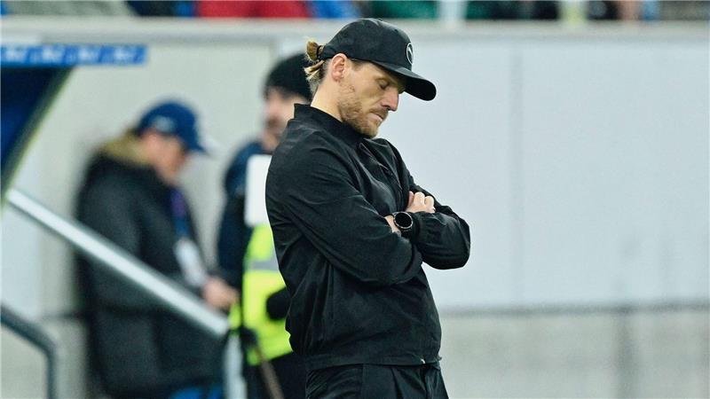 „Man hat gesehen, dass ich verärgert war.“ Gladbach-Trainer Eugen Polanski während der 1:5-Niederlage in Hoffenheim.