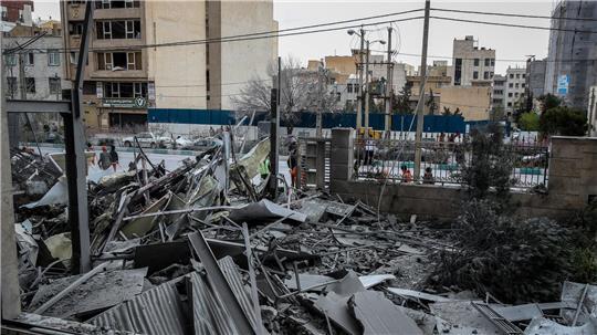 Man werde den Iran zurück in die Steinzeit versetzen, sagte Trump in einer Rede an die Nation. 