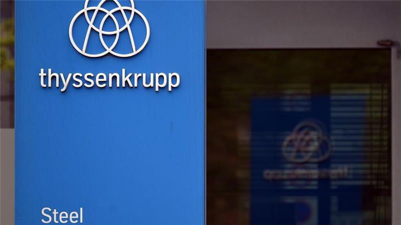 Man wolle für möglichst viele Beschäftigte langfristige Perspektiven schaffen, sagt Thyssenkrupps Stahlchef Dennis Grimm. (Archivbild)