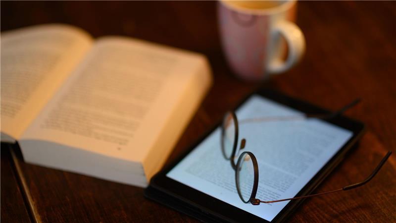 Diese Bücher spenden Trost Manche Menschen finden in Büchern Halt. (Symbolbild)