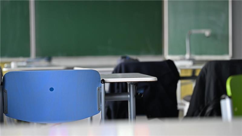 Mancher Platz in schleswig-holsteinischen Klassenzimmern bleibt aus unterschiedlichen Gründen leer. Das Phänomen Schulabsentismus ist Gegenstand einer wissenschaftlichen Untersuchung. (Symbolbild)