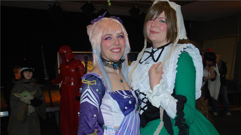 Manga-Mädchen Svenja Friedrich aus Stade und Ann-Christin Leucht aus Hamburg.