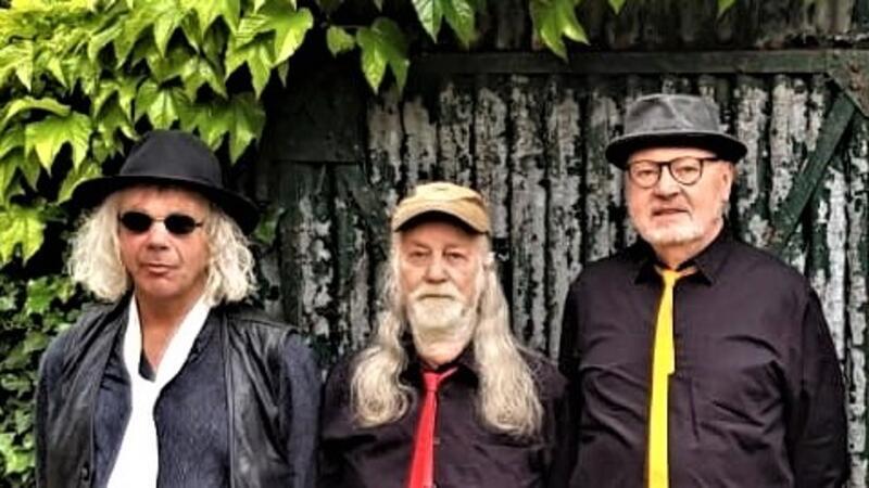 Manni Kretschmann, Rolf Brockhoff und Ossi Merkel (von links): Die Cuxhavener Band MischMasch spielt live Songs quer durch die Bank.