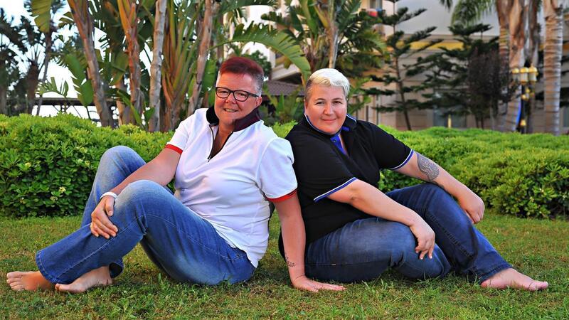 Manuela und Xenia Schneefuß (rechts, Tochter der verschwundenen Jutta Schneefuß) leben in München.Foto: privat