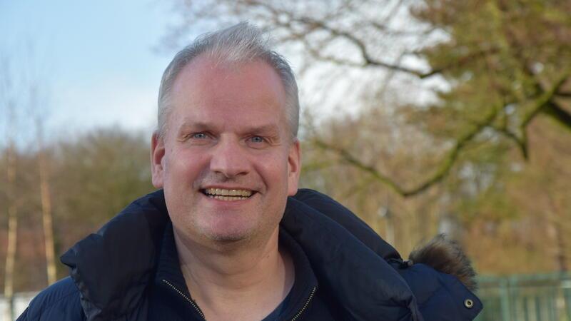 Schimmel, Elternproteste, viele Kinder: Schulen sorgen für Zündstoff in Buxtehude Marc Höper, kommissarischer Vorsitzender des Stadtelternrats Buxtehude, schlägt eine Ideenbörse zur Behebung der Schulmisere vor.