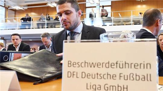 Marc Lenz, Geschäftsführer der Deutschen Fußball Liga (DFL), sitzt im Bundesverfassungsgericht.