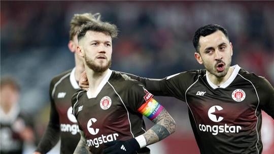 Marcel Hartel (l) erzielte beide Treffer für St.Pauli beim Auswärtssieg in Düsseldorf.