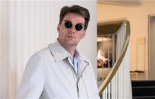 Marco Goeckeim im Foyer der Staatsoper Hannover. Der ehemalige Choreograf des Hauses bereut seine Hundekot-Attacke, mit der er international für Schlagzeilen sorgte.