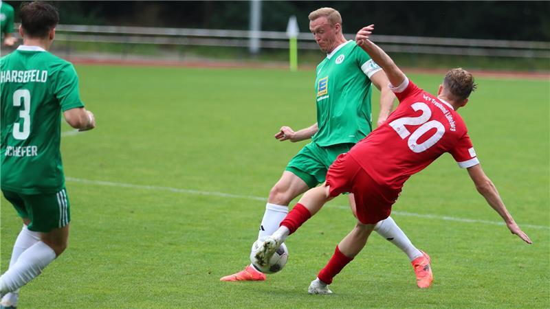 D/A II verschenkt Sieg - TuS-Trainer kämpft früh mit der Kondition Marco Schuhmann brachte Harsefeld spät in Führung. Der TuS verteidigte in Rotenburg stark und gewann.