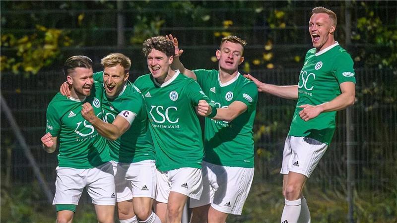 Marco Schuhmann (rechts) fällt der Weggang beim TuS Harsefeld schwerer als bei anderen Wechseln zuvor.