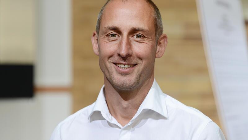 Ex-Fußballer Urban will Gruppen-Coming-Out organisieren Marcus Urban ist Autor der Biografie „Versteckspieler“.