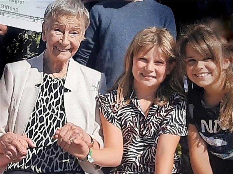 Margret Tobaben freut sich über die glücklichen Gesichter der Kinder, die an Harsefelds Schulen und Kitas von der Stiftung profitieren. Foto: Fehlbus