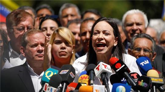 María Corina Machado wurde die Ausübung öffentlicher Ämter untersagt. Trotzdem will sie den autoritär regierenden Präsidenten Maduro bei den Wahlen herausfordern.