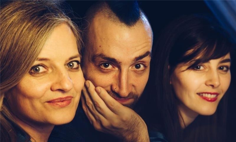 Maria Schuster, Romain Vicente und Judith Retzlik sind die Band Pinkparte .