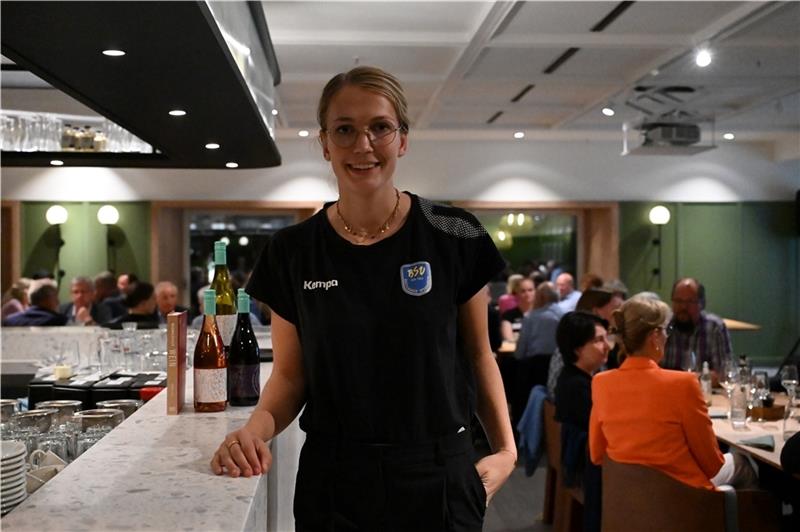 Neue BSV-Kapitänin Marie Andresen kann Klartext sprechen - Auftakt im DHB-Pokal Marie Andresen, hier beim Sponsorenevent am Montag, erwartet eine schwierige Saison. Foto: Scholz