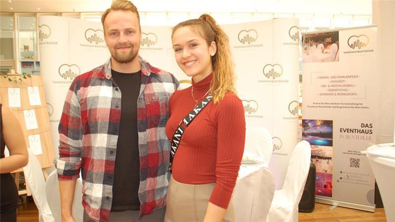 Marie-Sophie Sprick und Yann Offermann heiraten nächstes Jahr auf Schloss Agathenburg.