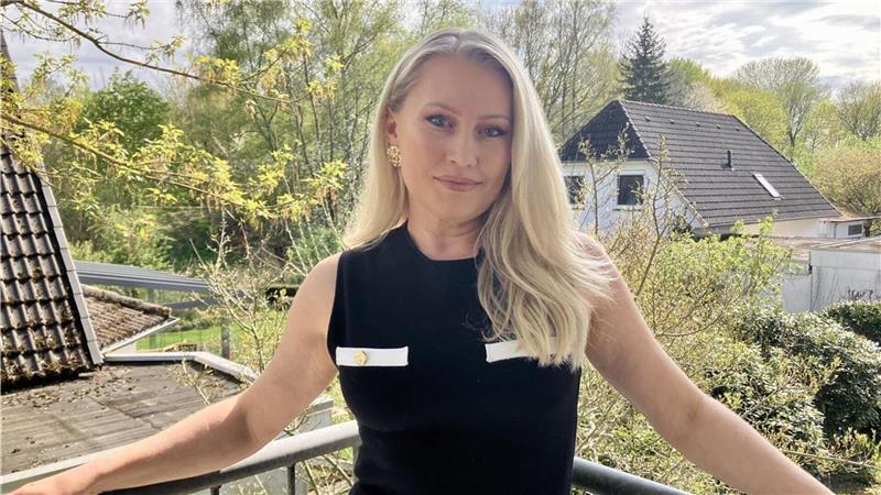 Rotenburger Mrs Niedersachsen über Vorurteile: Wir passen nicht in Schubladen Marina Kalteis feiert ihren Titel als Mrs MGO Niedersachsen. Sie ist sich der Kritik an Schönheitswettbewerben bewusst und setzt sich selbst für Selbstbewusstsein ein.