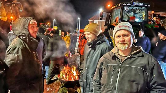 Mario Breuer aus Heinbockel engagiert sich bei „Land schafft Verbindung“ und verbringt den Abend beim Bürgerdialog. Am nächsten Morgen wird er auf seinem Traktor in Kolonne zum Hamburger Hafen fahren.