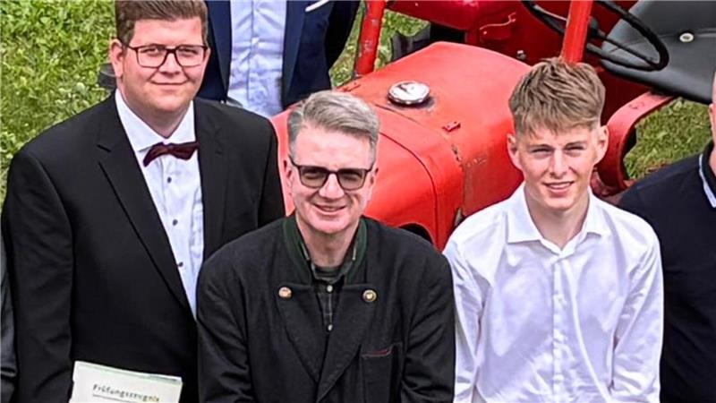 Mark-Andreas Weber (Mitte) war mit 59 Jahren der älteste Prüfling.