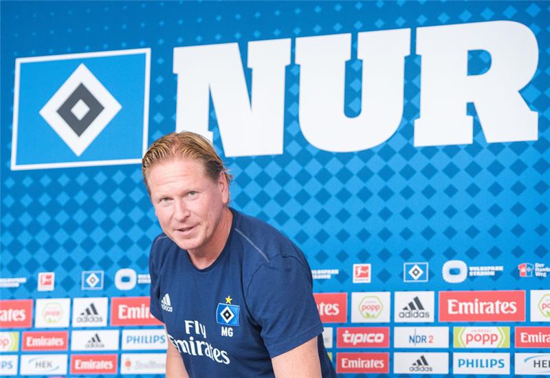 Markus Gisdol während der Pressekonferenz zum kommenden Spiel gegen den FC Augsburg. Foto: Daniel Bockwoldt/dpa